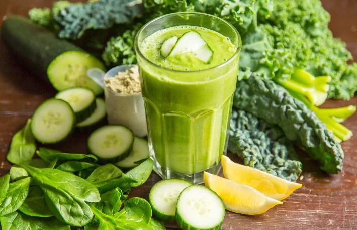 Smoothie verde bogat în fier